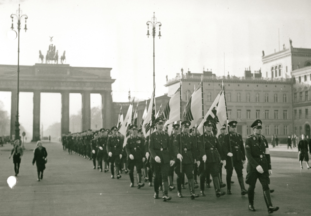 Großkundgebung der DRK-Landesstelle III Berlin anlässlich des ersten Jahrestages der Neuorganisation des Deutschen Roten Kreuzes, 13.11.1938