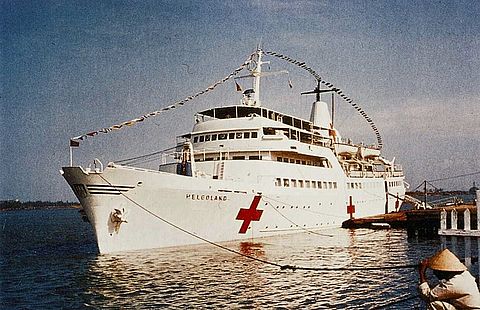 DRK-Hospitalschiff "Helgoland" vor Anker in Da Nang, 1968