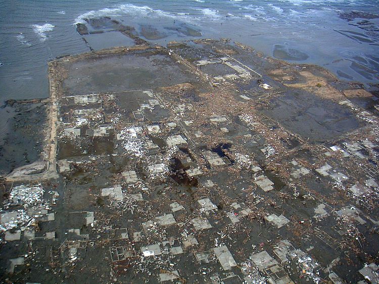 Von den Wassermassen zerstörtes Dorf am Meer in der Provinz Aceh, Indonesien