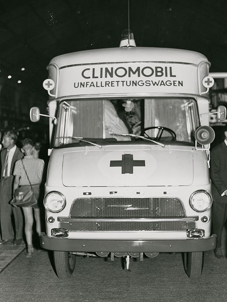 Das „Clinomobil“, einer der ersten modernen Unfallrettungswagen Ende der fünfziger Jahre